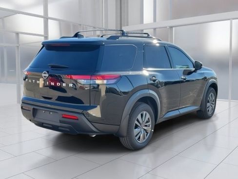New 2025 Nissan Pathfinder SV image 5