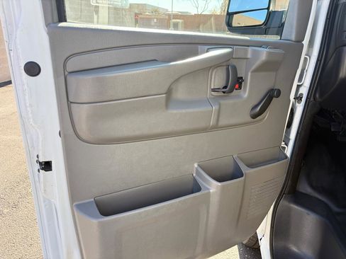 Used 2013 Chevrolet Express 2500 image 14