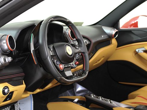 Certified 2022 Ferrari F8 Tributo RWD image 45