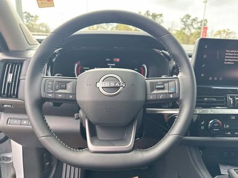 New 2026 Nissan Pathfinder Platinum image 24