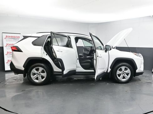 Used 2019 Toyota RAV4 XLE w/ Carpet Mat Package image 41