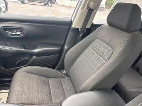 Used 2023 Honda HR-V LX image 19
