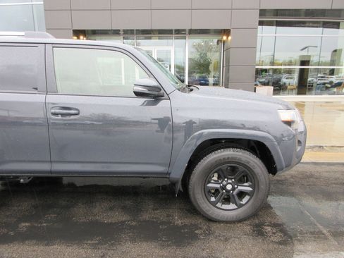 Used 2024 Toyota 4Runner SR5 Premium w/ SR5 Premium Package image 13