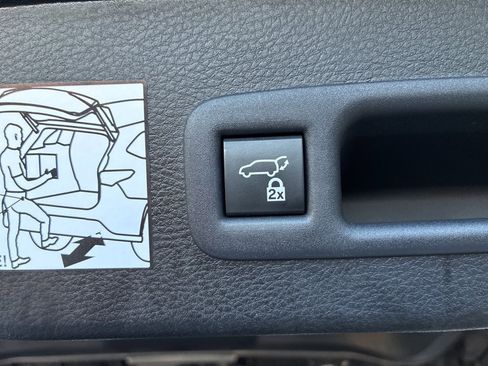 Used 2021 Toyota Sienna XSE image 23