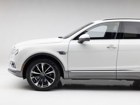 Used 2017 Bentley Bentayga W12 image 17