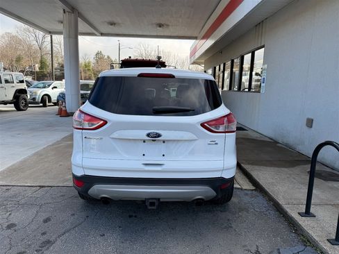 Used 2016 Ford Escape SE image 12
