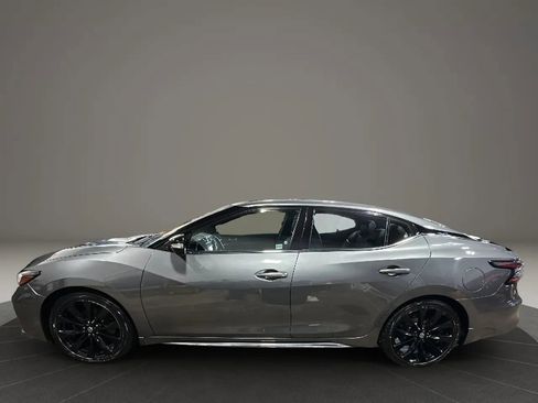 Used 2019 Nissan Maxima SR w/ Premium Package image 2