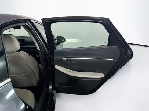 Used 2025 Hyundai Sonata SEL FWD image 31