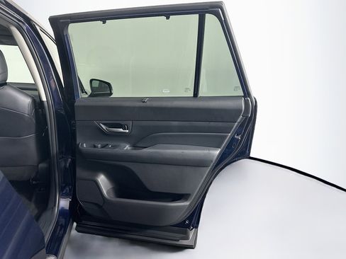 Used 2025 Toyota Grand Highlander XLE image 32