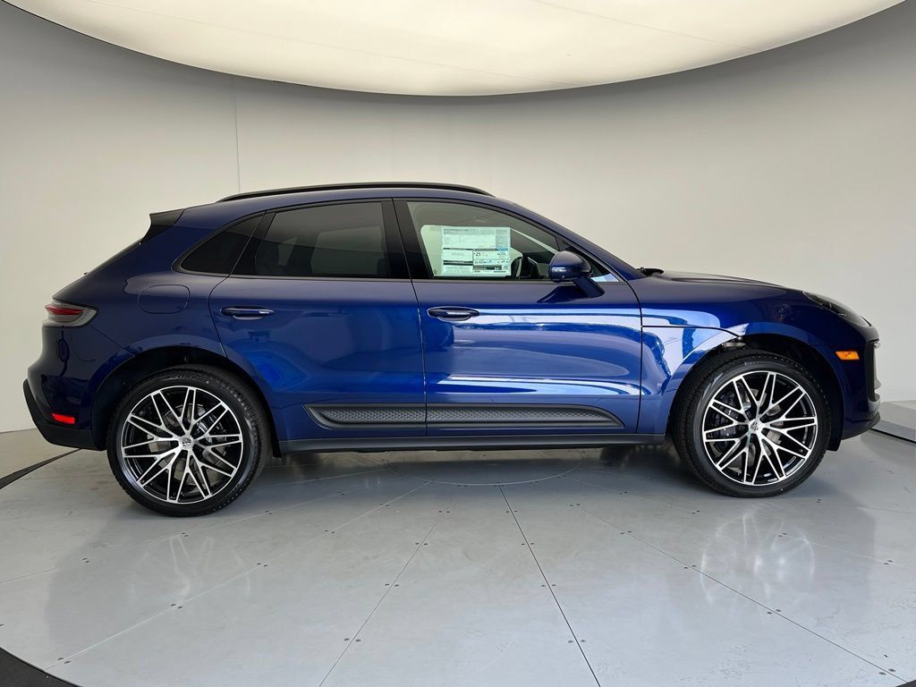 Used 2026 Porsche Macan AWD/4WD image 23