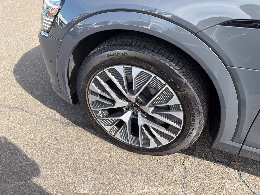 Used 2024 Audi Q8 e-tron Prestige w/ Prestige Package AWD/4WD image 31
