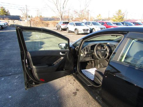 Used 2017 Kia Forte LX w/ LX Popular Package image 12