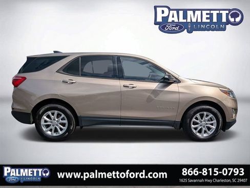 Used 2018 Chevrolet Equinox LS AWD/4WD image 2