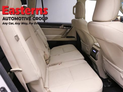 Used 2020 Lexus GX 460 Premium w/ Premium Package AWD/4WD image 28