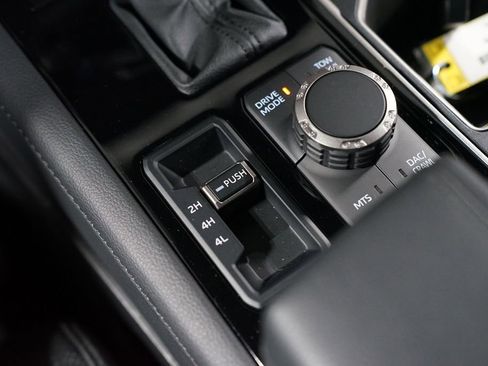 Certified 2025 Toyota Tundra Limited image 25