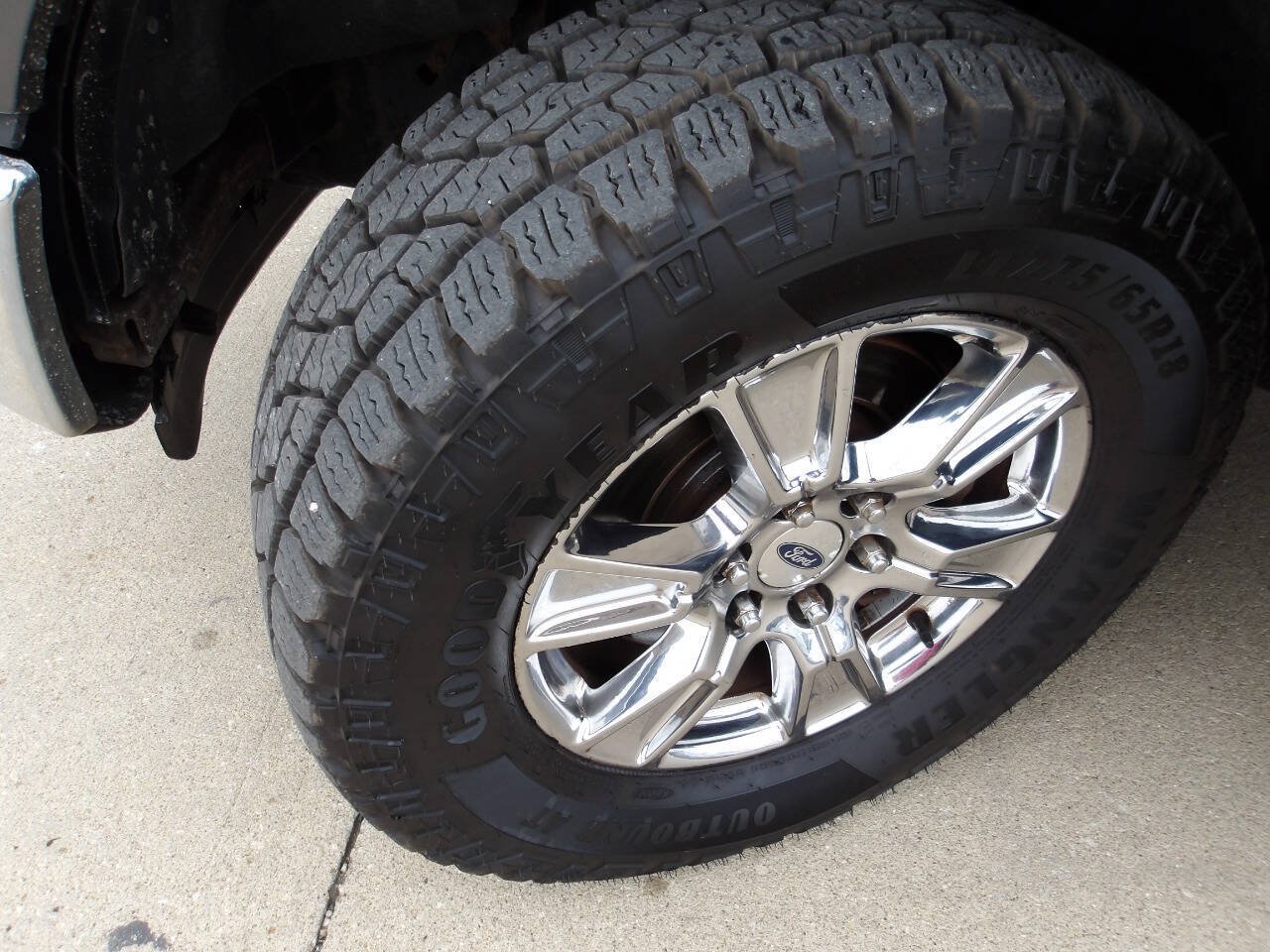 Used 2015 Ford F150 XLT w/ Equipment Group 302A Luxury AWD/4WD image 49