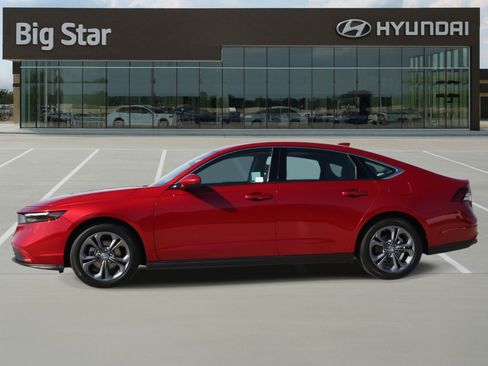 Used 2023 Honda Accord EX image 2