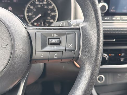 Used 2021 Nissan Rogue S FWD image 31
