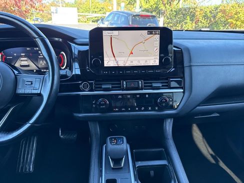 Used 2022 Nissan Pathfinder Platinum w/ Cargo Package image 17