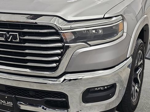 Used 2025 RAM 1500 Laramie AWD/4WD image 32