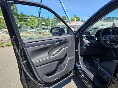 New 2026 Toyota Highlander XLE AWD/4WD image 20