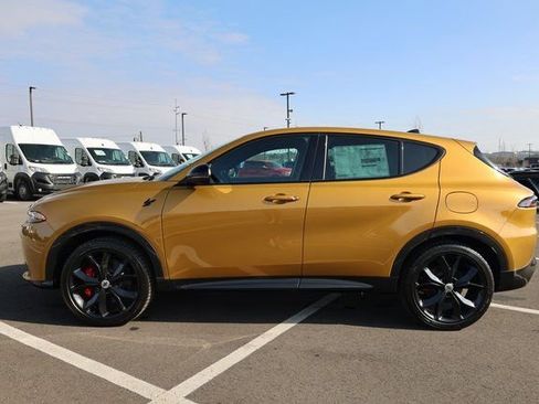 New 2024 Dodge Hornet R/T Plus w/ Tech Pack Plus w/o Parking image 4