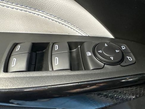 Certified 2025 Chevrolet Trax LT FWD image 22