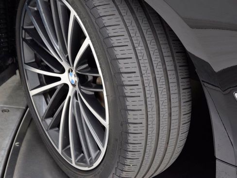 Used 2023 BMW 530i w/ Convenience Package image 32