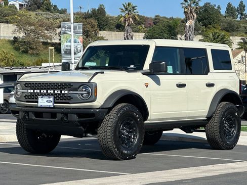 New 2026 Ford Bronco Badlands w/ Sasquatch Package image 7