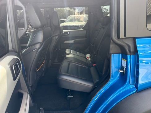 Used 2023 Ford Bronco Badlands w/ Sasquatch Package image 28