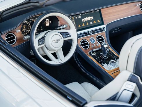 Used 2022 Bentley Continental GT image 10