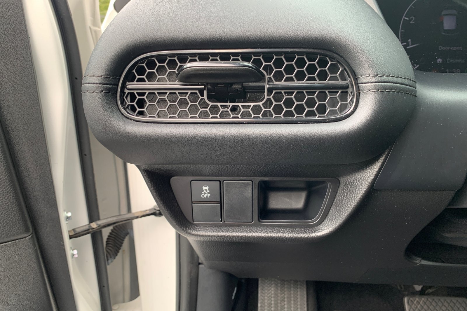 Certified 2024 Honda HR-V LX image 33