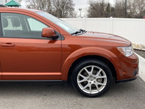 Used 2014 Dodge Journey SXT w/ Flexible Seating Group image 8