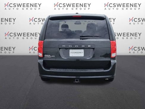 Used 2019 Dodge Grand Caravan SE FWD image 4
