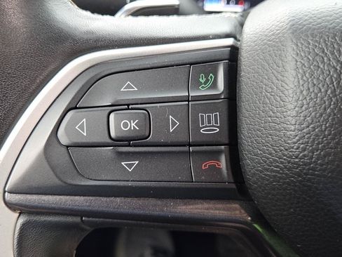 Used 2022 Jeep Grand Cherokee L Laredo AWD/4WD image 29