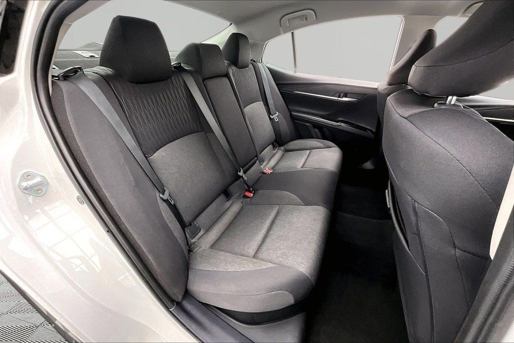 Used 2025 Toyota Camry LE FWD image 27
