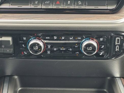New 2026 GMC Sierra 2500 SLT AWD/4WD image 15