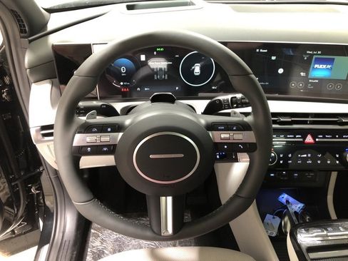 New 2025 Hyundai Tucson Limited image 25