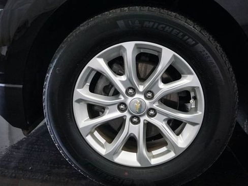 Used 2020 Chevrolet Equinox LS w/ LS Convenience Package FWD image 4