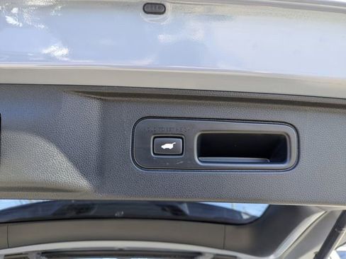 Used 2024 Honda Pilot Touring image 30