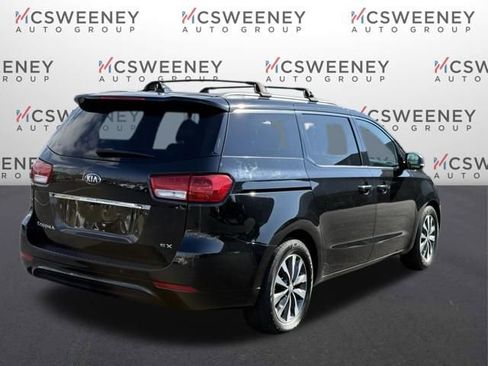 Used 2017 Kia Sedona SX image 5