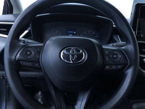 Used 2025 Toyota Corolla LE image 24