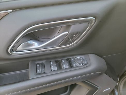 Certified 2024 Chevrolet Suburban Premier image 10