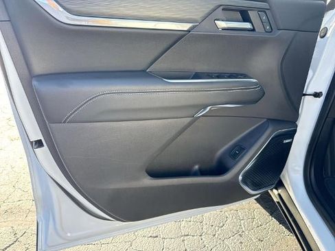 Used 2025 GMC Acadia Elevation image 22