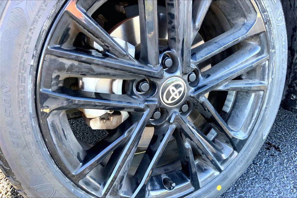 Used 2025 Toyota Camry SE FWD image 3