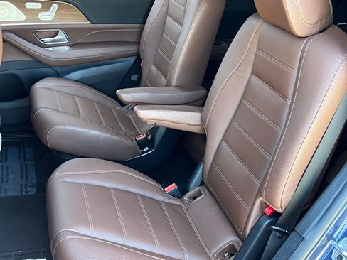 Used 2024 Mercedes-Benz GLS 450 4MATIC w/ Pinnacle Trim Package image 18