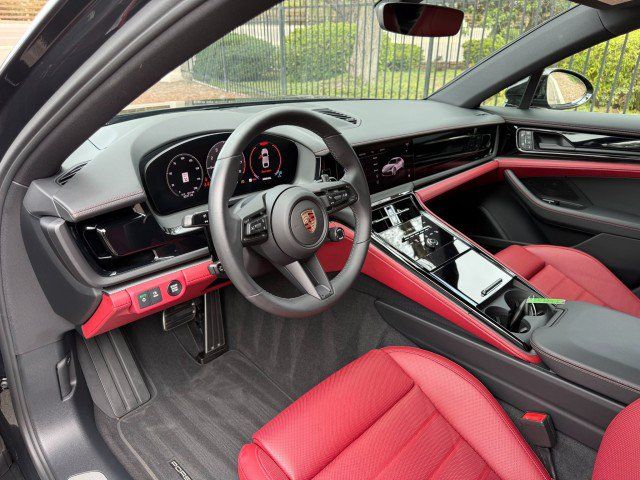 Used 2025 Porsche Panamera image 10