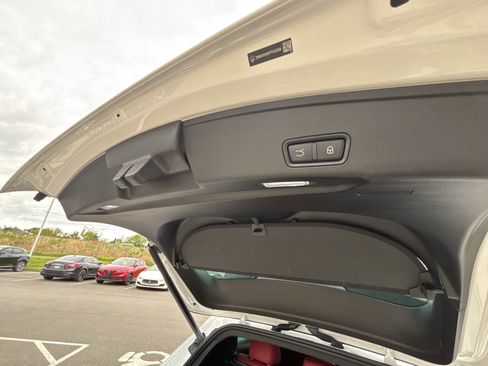 Used 2023 Maserati Grecale Folgore AWD/4WD image 36