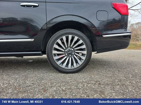 Used 2019 Lincoln Navigator L Reserve image 38