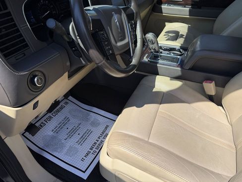 Used 2015 Lincoln Navigator 4WD w/ Equipment Group 101A Reserve image 14